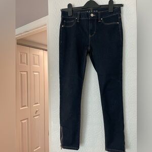 NWOT WHBM CROP JEGGINGS ZIPPER DETAIL 00P DEEP BLUE
